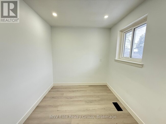 Building Photo - 3276 Victory Crescent