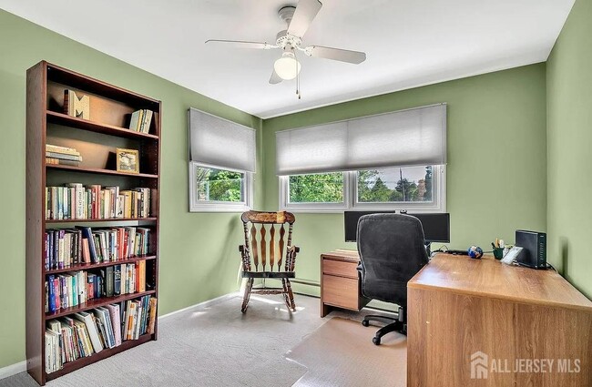 Foto del edificio - 12 Windsor Dr