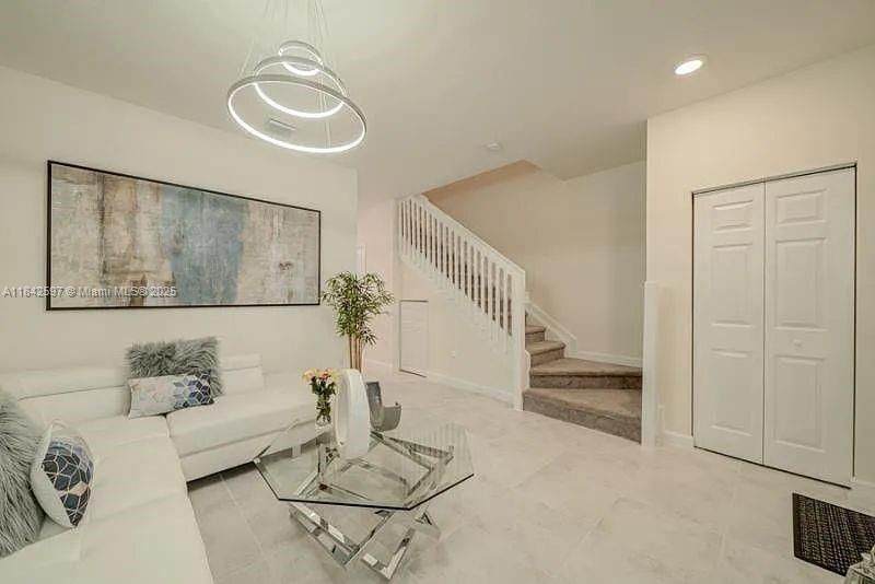 Foto del edificio - 3371 W 106th Terrace