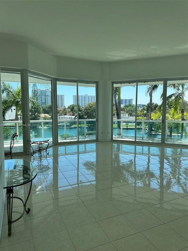 Foto del edificio - 16500 Collins Ave