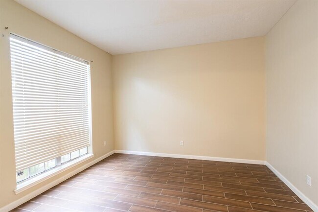 Building Photo - 5502 Atascocita Timbers N