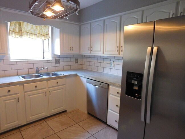 Foto del edificio - 176 Quarterdeck Townes available now in th...