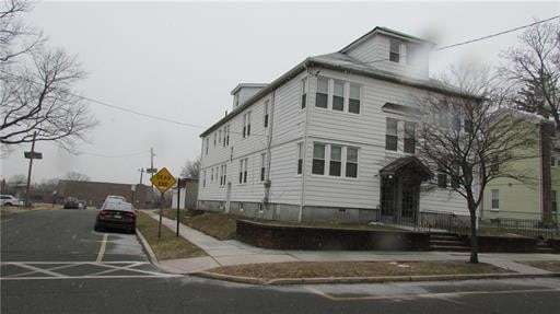 Building Photo - 418-420 Benner St