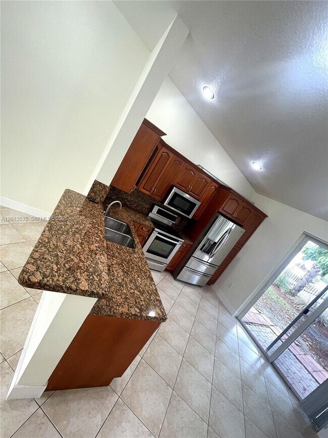 Foto del edificio - 18743 SW 27th St