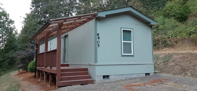 Building Photo - 6905 SW Mill Rd