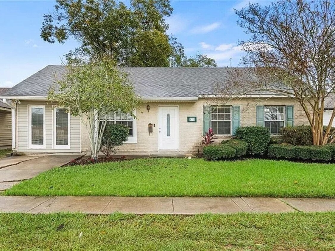 Foto principal - Clean and Spacious 3 Bedroom Single Family...