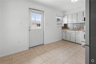 Building Photo - 27430 Village Garden Way