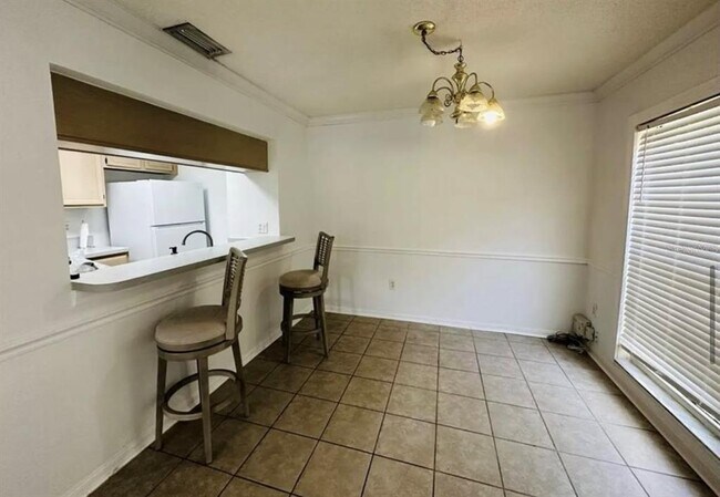 Foto del edificio - 641 Kensington Lake Cir