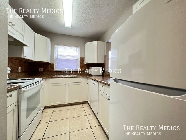 Building Photo - 1143 Fremont Park Ave