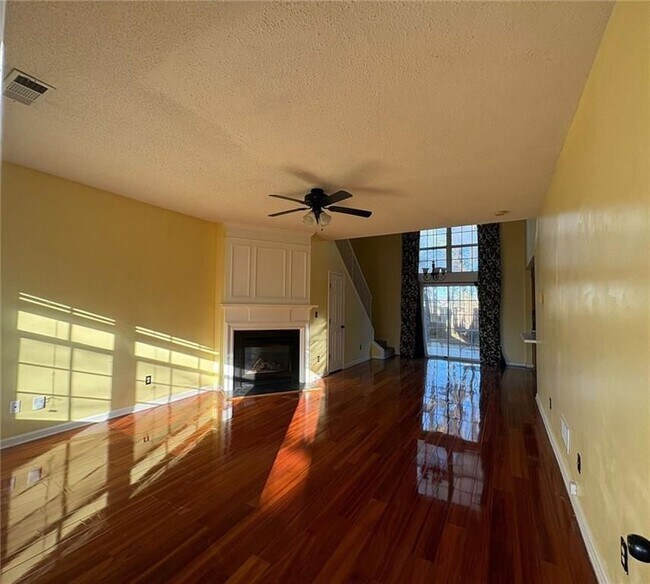 Foto del edificio - 1607 Heyford Cir