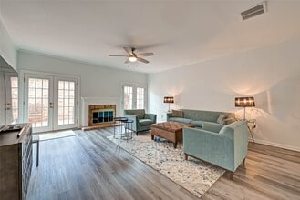 Building Photo - 600 Wilcrest Dr