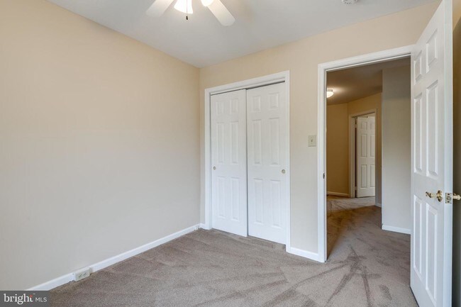 Foto del edificio - 46907 Rabbitrun Terrace