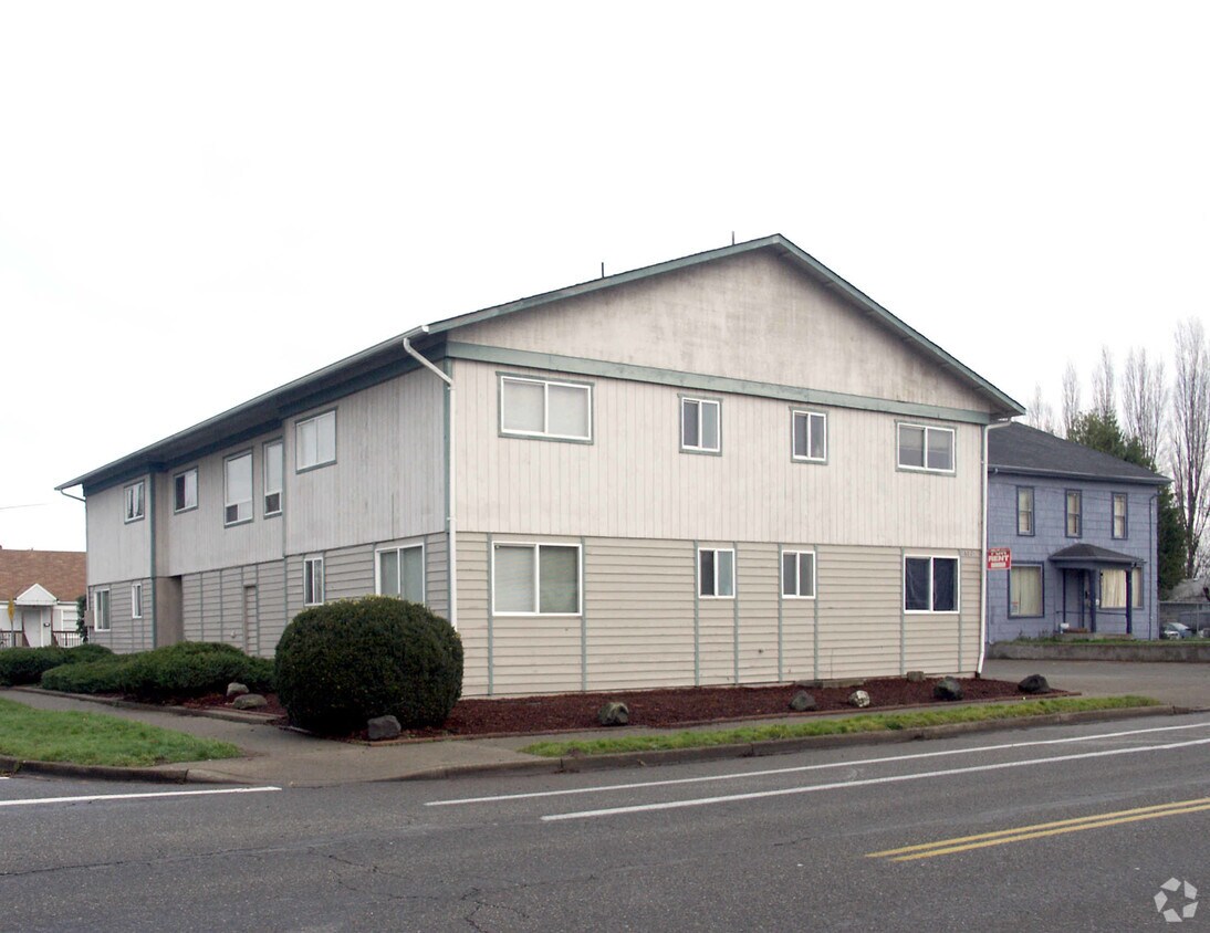  - 1602 B St SE
