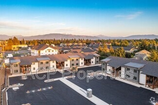 Building Photo - 669 E Badger Rd