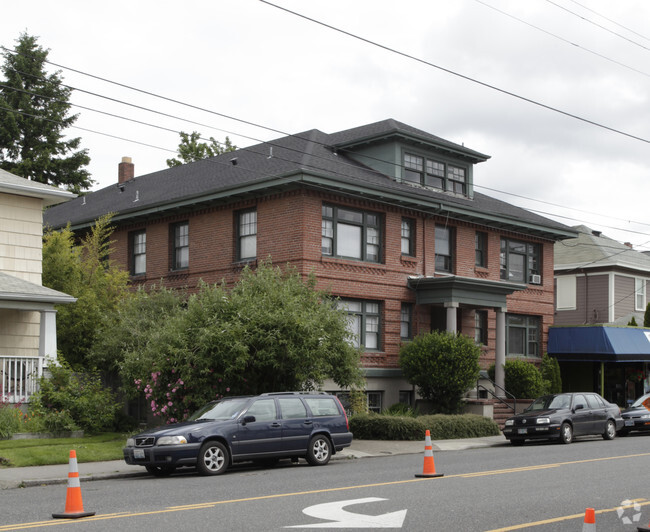 Building Photo - Burlingame Apartments