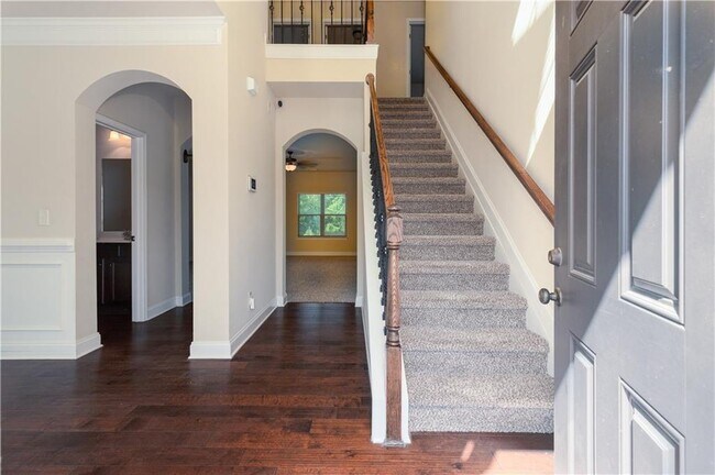 Building Photo - 2408 Misty Ivy Ct