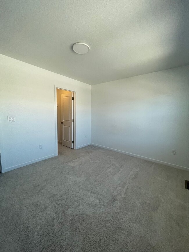 Building Photo - 762 176th Ave