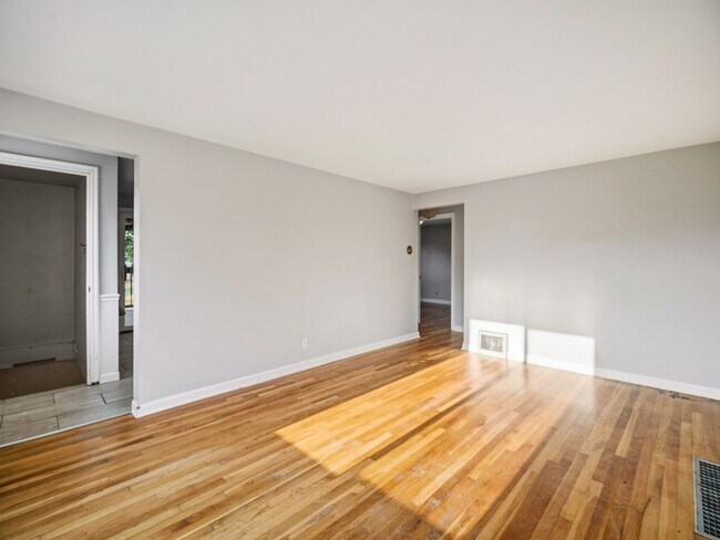 Foto del edificio - 2716 W Everett Ave