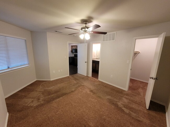 Building Photo - updated 1st floor at Richland Trace