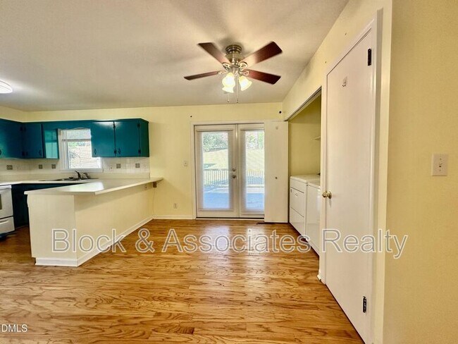 Foto del edificio - 2104 Balboa Rd