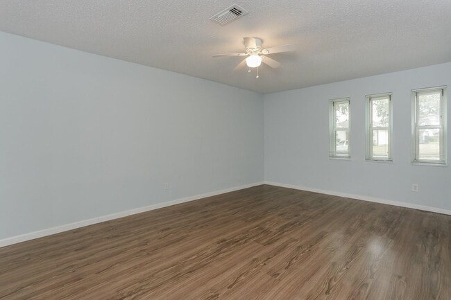Foto del edificio - 2146 Greenbriar Colony Dr