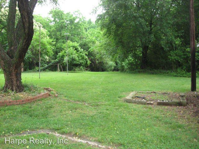 Building Photo - 4100 N Sharon Amity Rd