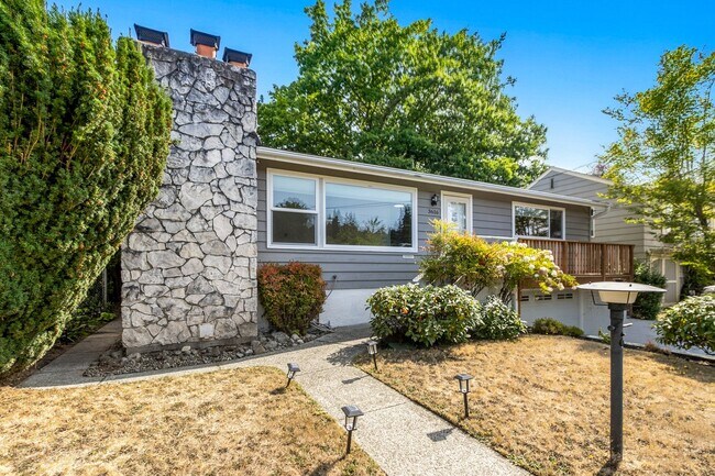Foto del edificio - 3616 33rd Ave W