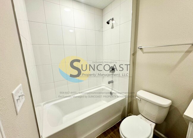 Building Photo - NEW & Stylish Apts West Jax!