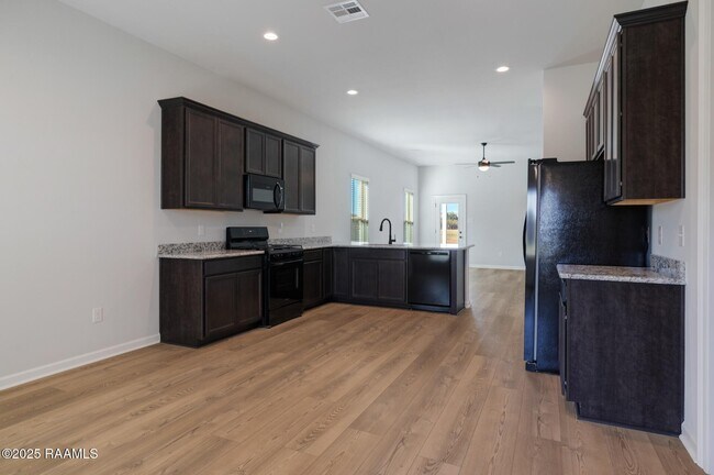 Foto del edificio - 225 Wakely Ct