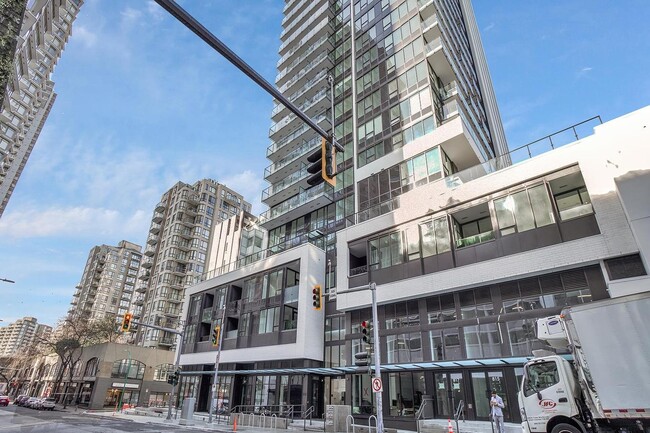 Building Photo - 823 Carnarvon St