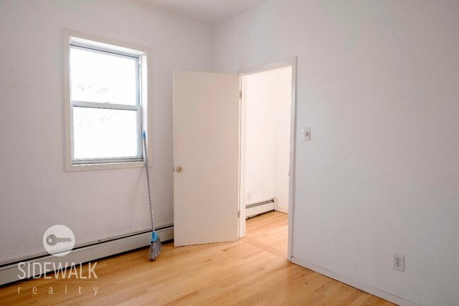 Building Photo - 260 Nassau Ave