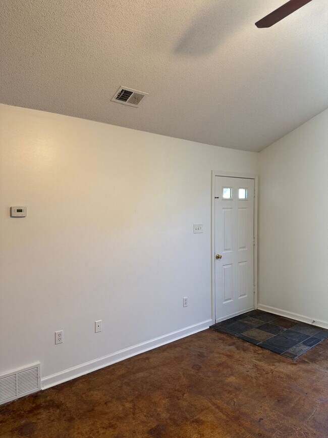 Foto del edificio - 9123 Kirkwood Ln