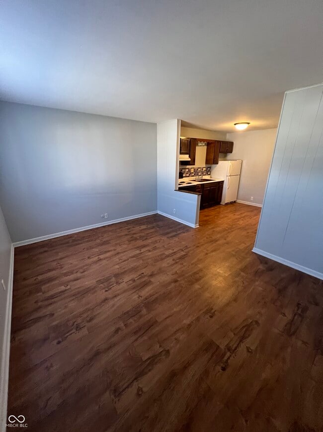 Foto del edificio - 318 N Clark St