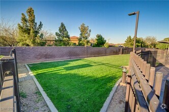 Building Photo - 702 Blackrock Rim Dr