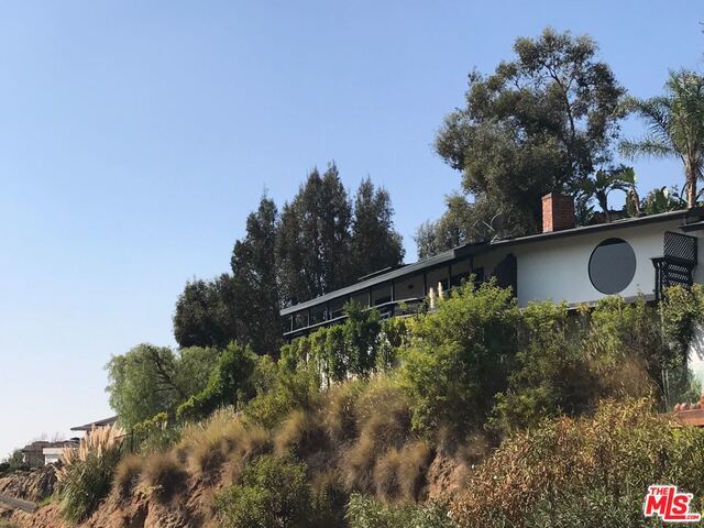 Building Photo - 6111 Mulholland Hwy