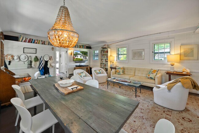 Foto del edificio - 163 N Lakeshore Dr
