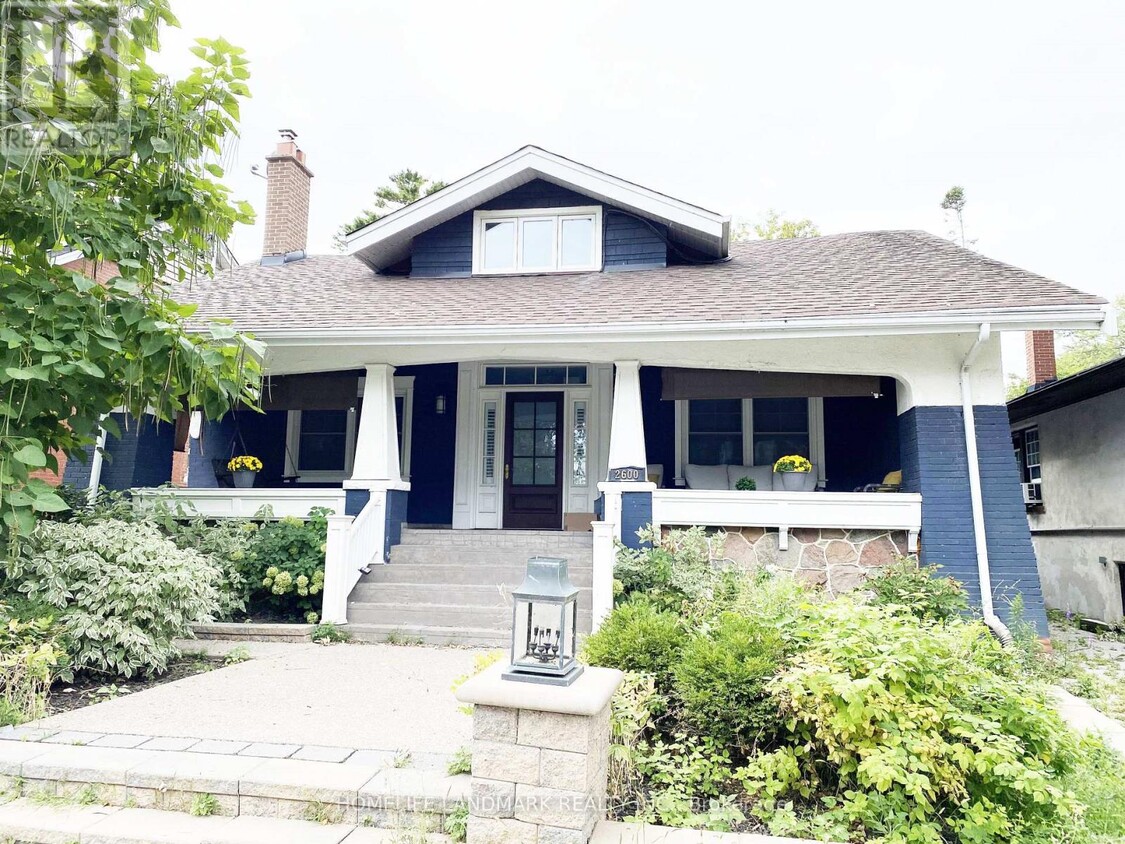 Photo principale - 2600 Lake Shore Blvd W