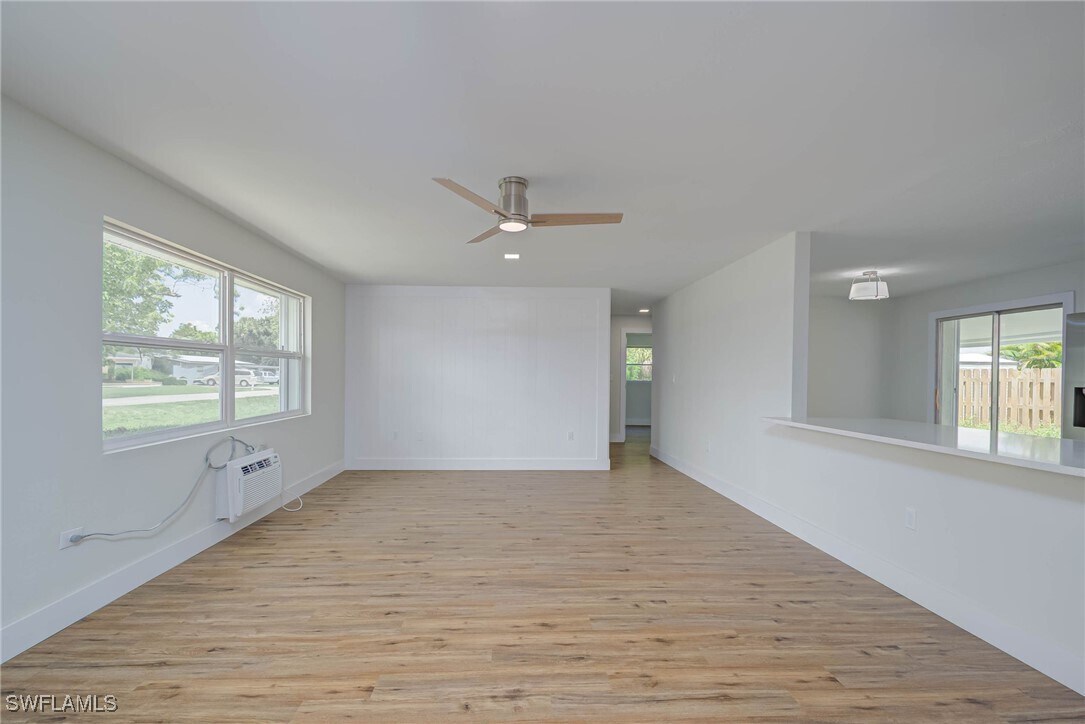 Foto principal - 372 Park Ln Dr