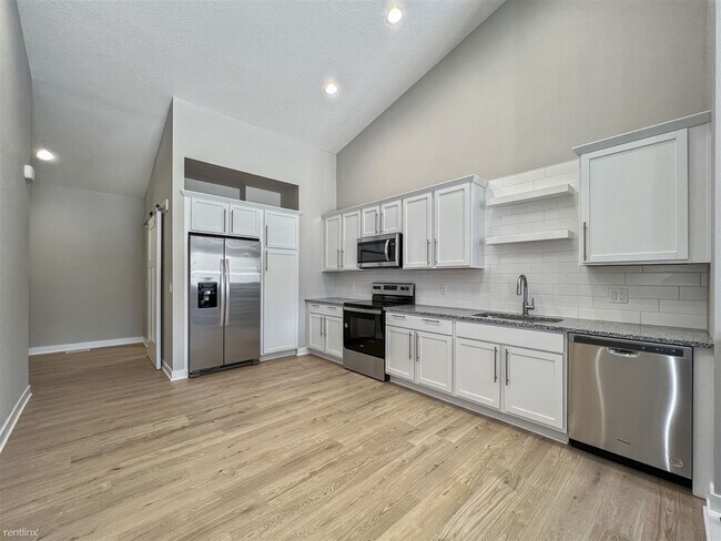 Foto del edificio - 3 br, 3 bath House - 623 NW Brecken Dr Ken...