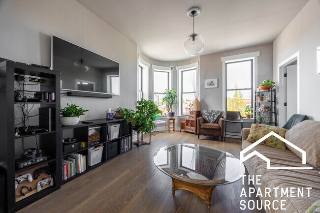 Foto del edificio - 3237 W Armitage Ave