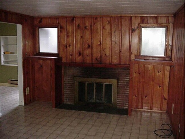 Building Photo - Charming Pet Friendly Home in Seattles Cov...