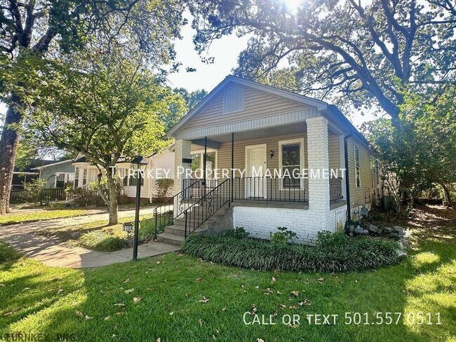 Foto del edificio - Desired 3 bed 2 bath in the Heights!