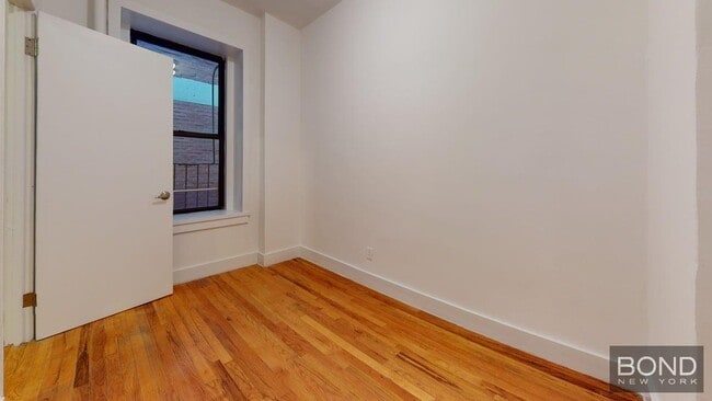 Building Photo - 415 E 73rd St