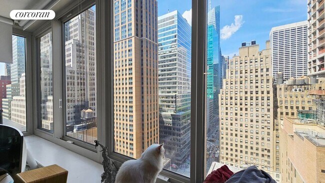 Foto del edificio - 66 W 38th St