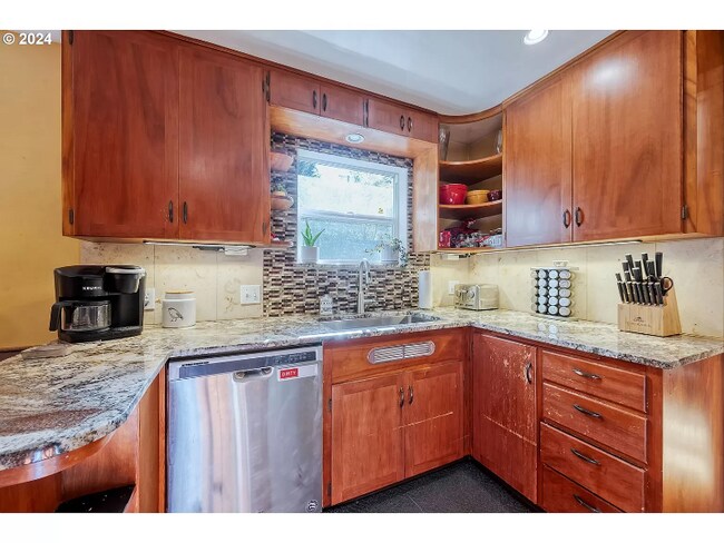 Foto del edificio - 1715 E 23rd Ave