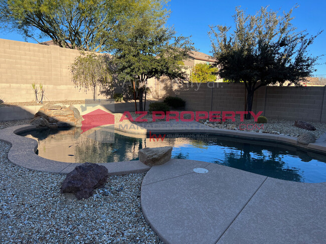 Building Photo - Stetson Valley with Pool!