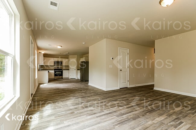 Building Photo - 94 Fishtales Dr