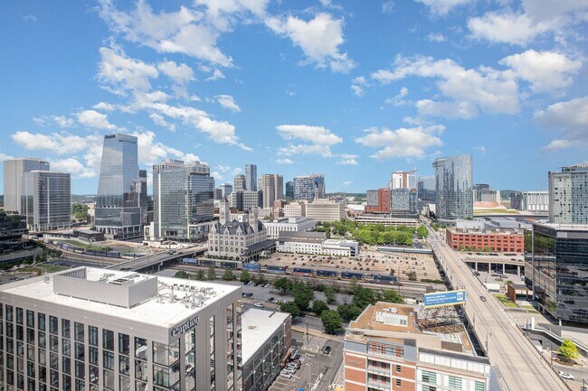 Building Photo - Luxury 1-Bedroom Condo in The Pullman – Do...