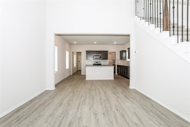 Building Photo - 15258 Estrella Rd W
