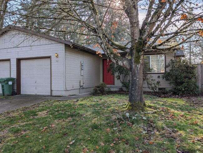 Foto del edificio - Spacious 2-Bedroom, 2-Bath Duplex In The River Rd Area!